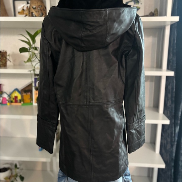 Black Leather‎ Jacket - Picture 5 of 9